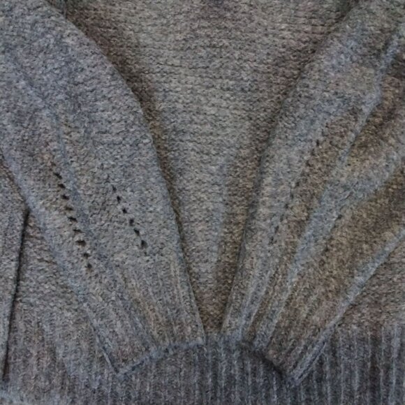 Universal Thread Womens Med Charcoal Gray V-Neck Knit Sweater Soft Cozy Warm - Picture 7 of 8